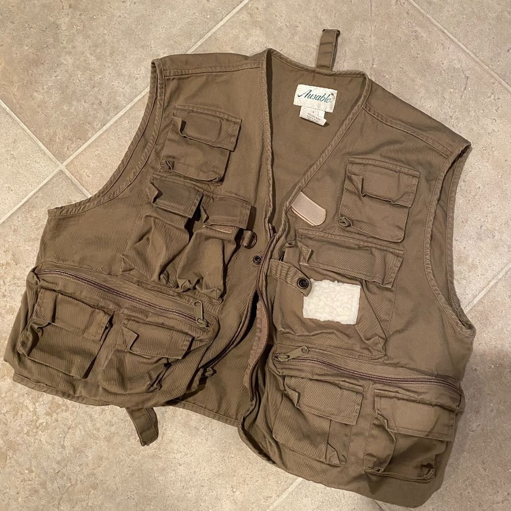 Ausable Fishing Vest Multi Pocket Khaki Boy’s Size Large ER 500